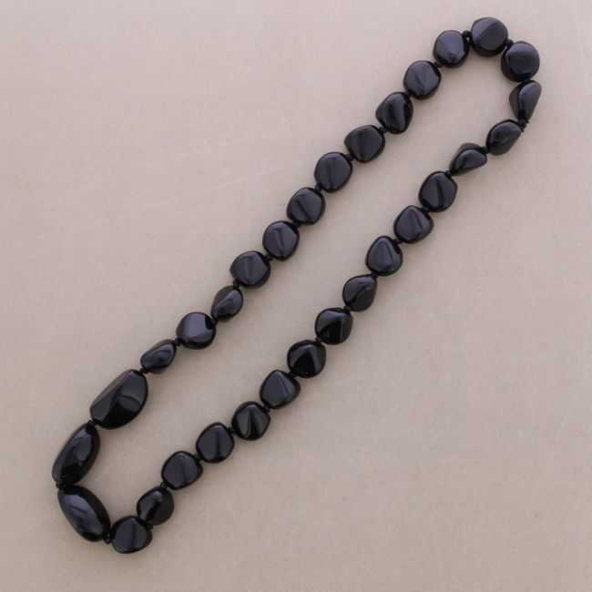 COLLAR LARGO CUENTAS IRREGULARES RESINA