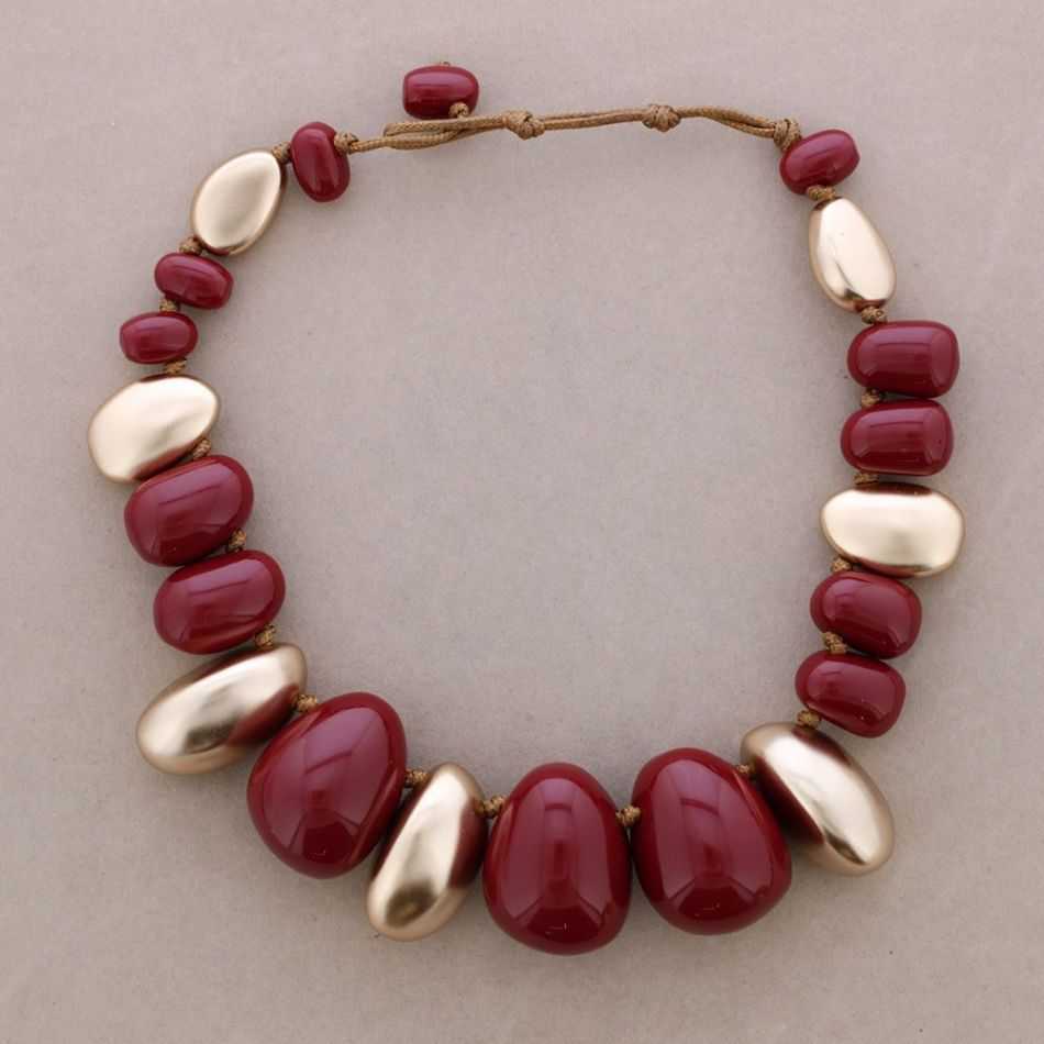 CHOKER WITH IRREGULAR BEADS AND RESIN
