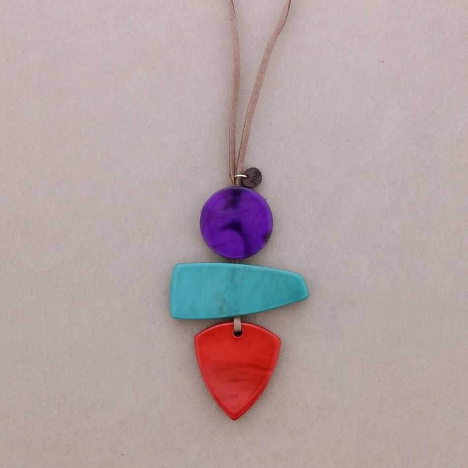 COLLAR LARGO COLGANTE TRIPLE RESINA