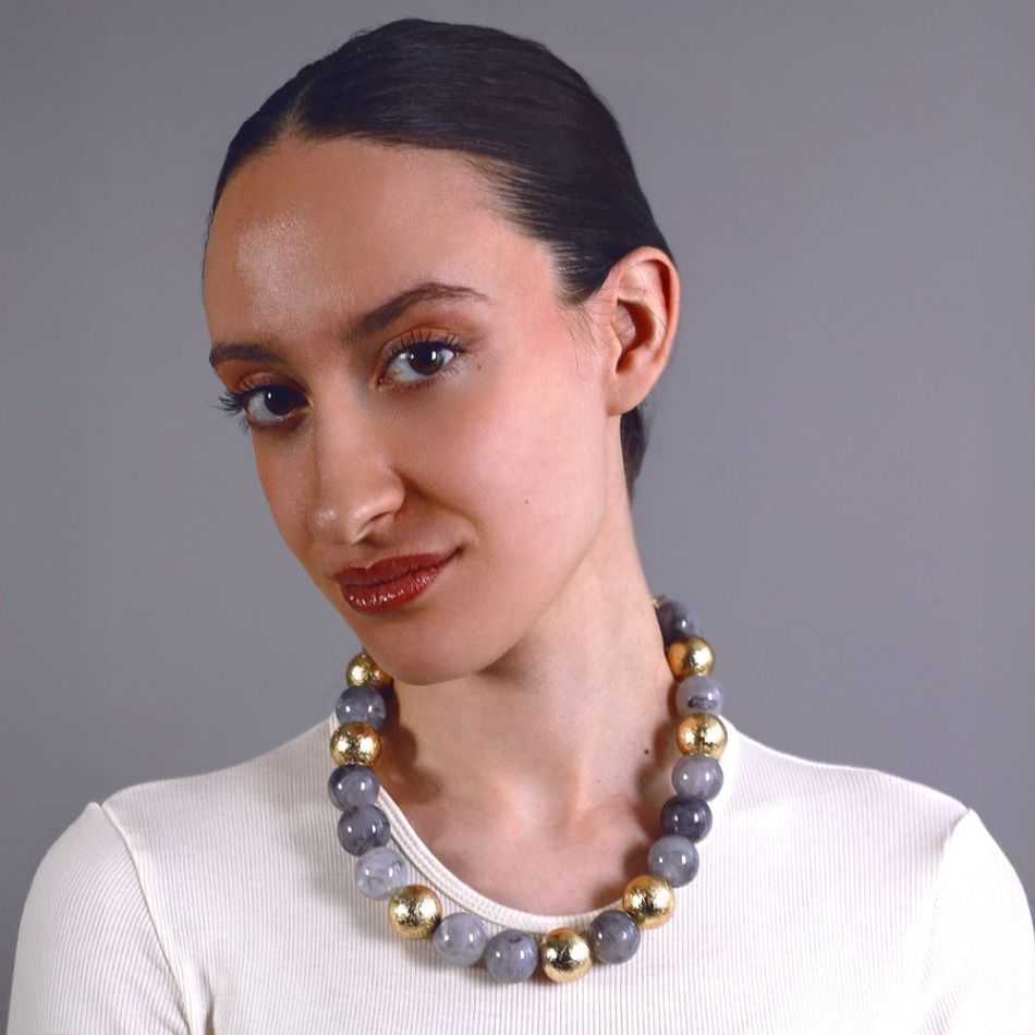 CHOKER WITH BEADS, BALLS, METALLIC FINISH, AND RESIN