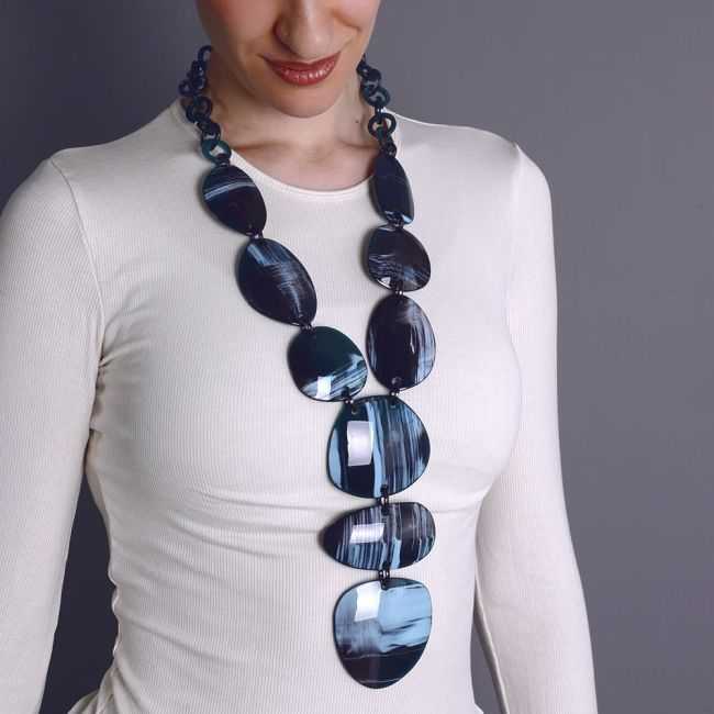 COLLAR CUENTAS MEDALLAS COLGANTE RESINA
