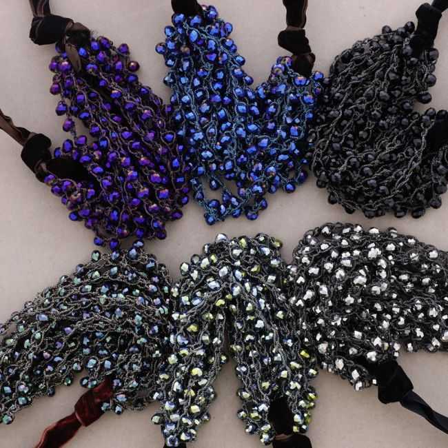 CRYSTAL SHORT NECKLACE WITH CROCHET