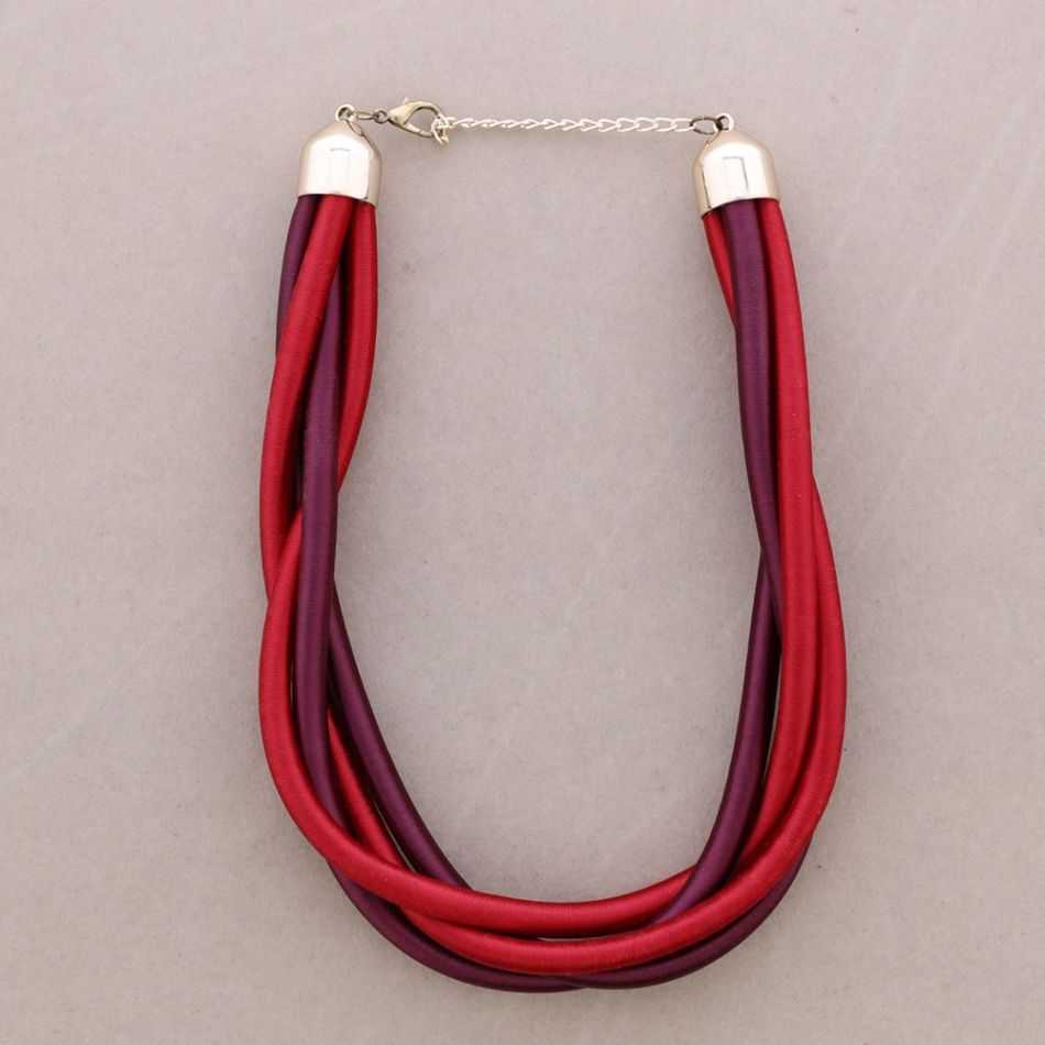 COLORED LACE SHORT NECKLACE