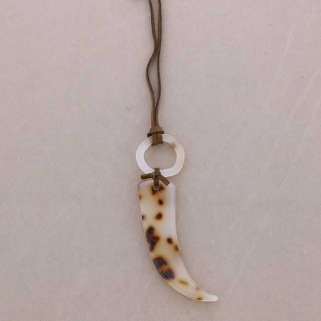 LONG RESIN HORN PENDANT NECKLACE