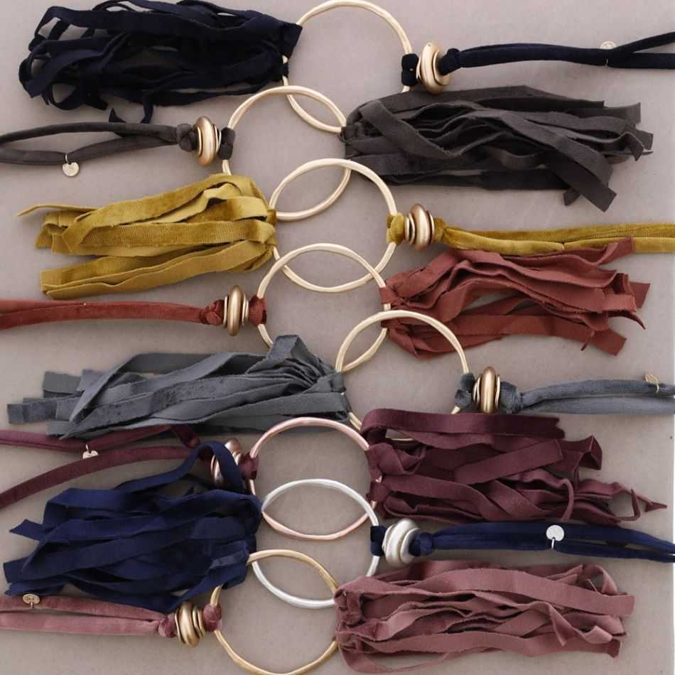 COLLAR LARGO TERCIOPELO FLECO
