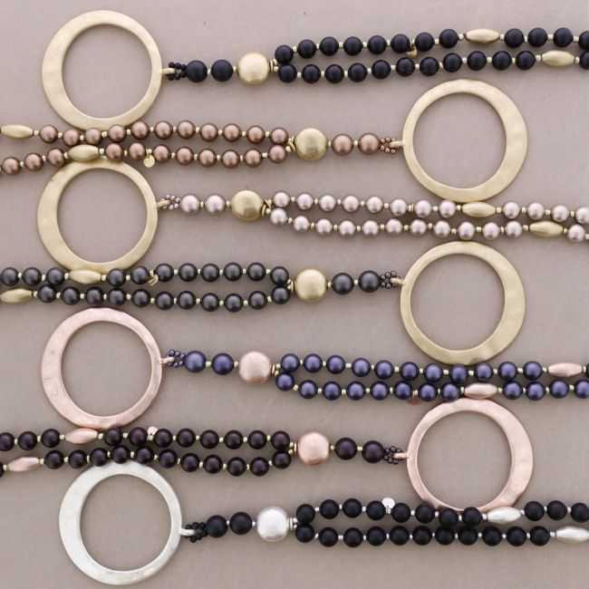 LONG NECKLACE WITH METAL RING PENDANT