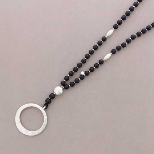 LONG NECKLACE WITH METAL RING PENDANT