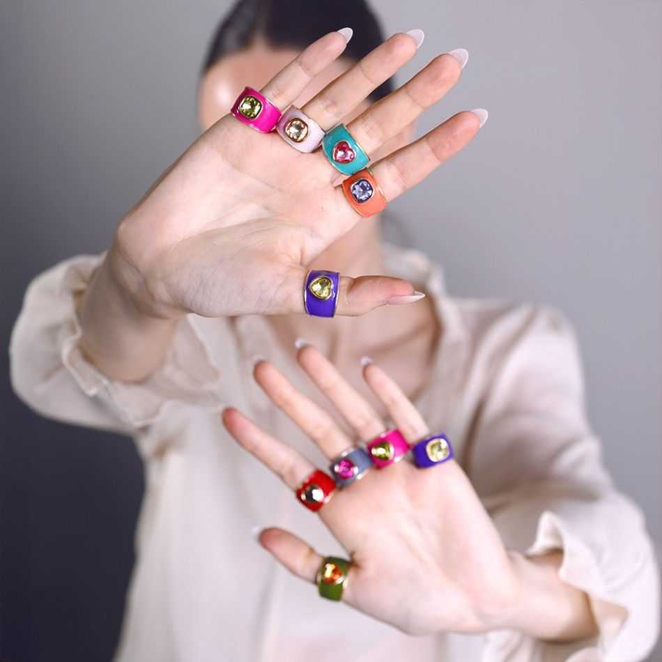 METAL RING ENAMEL CRYSTAL