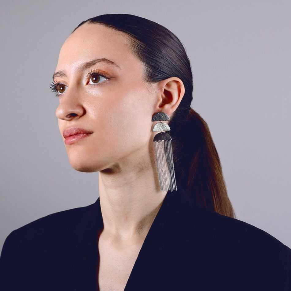 STEEL EARRINGS FAN-SHAPED FRINGED