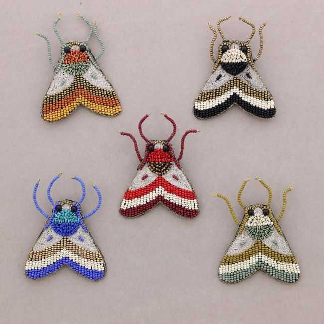 BROCHE INSECTO BORDADO ABALORIOS