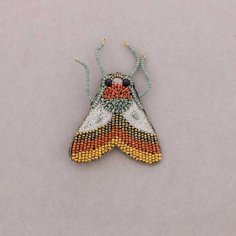 BROCHE INSECTO BORDADO ABALORIOS