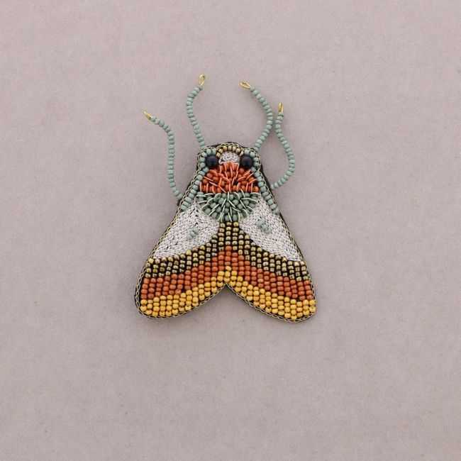 BROCHE INSECTO BORDADO ABALORIOS