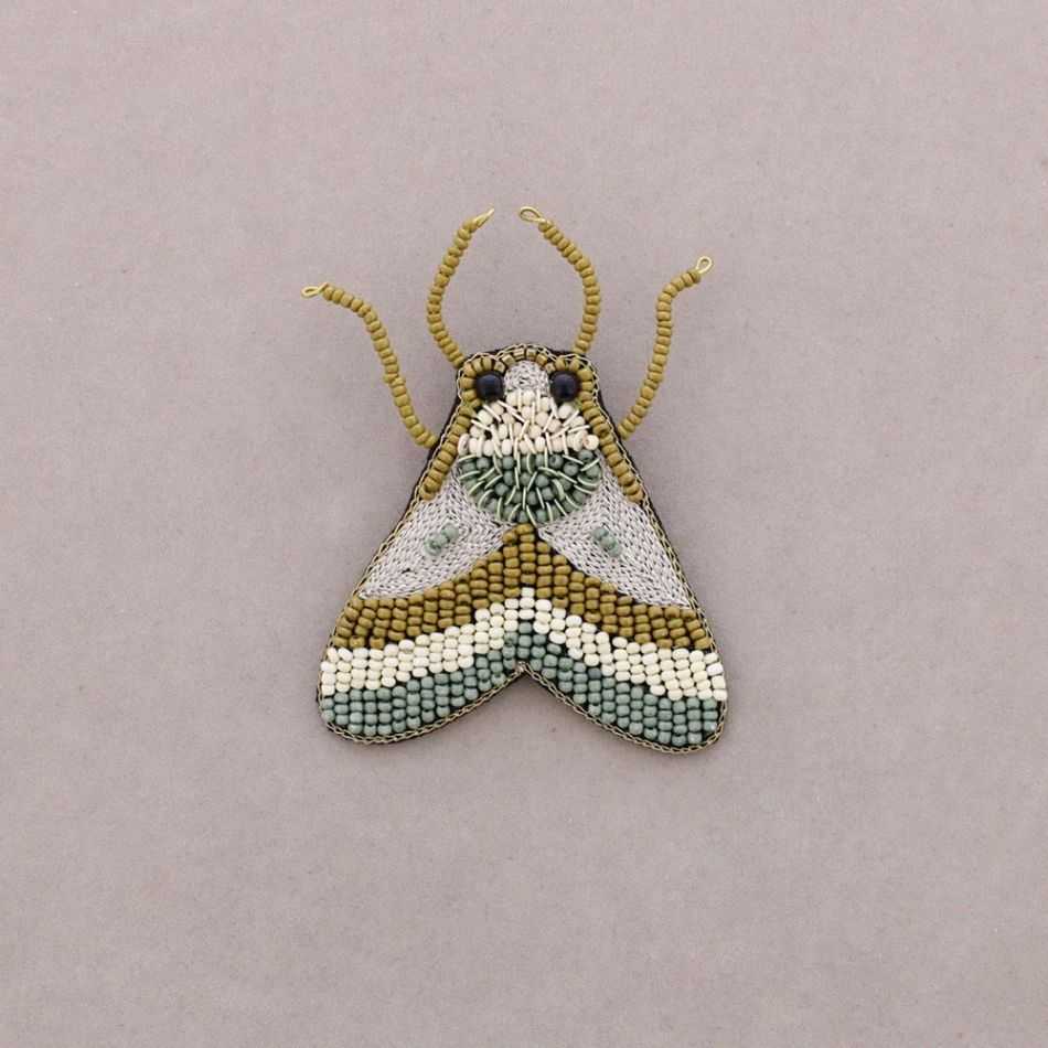 BROCHE INSECTO BORDADO ABALORIOS