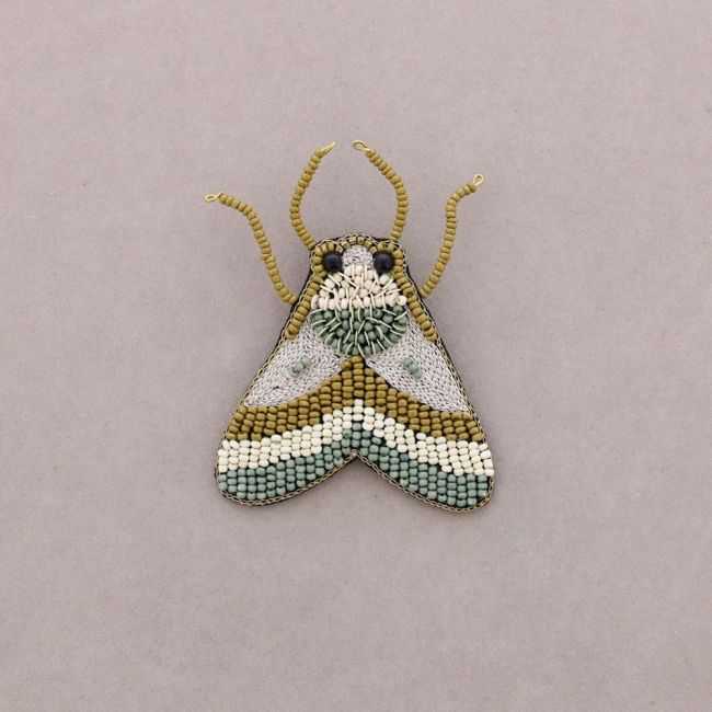 BROCHE INSECTO BORDADO ABALORIOS