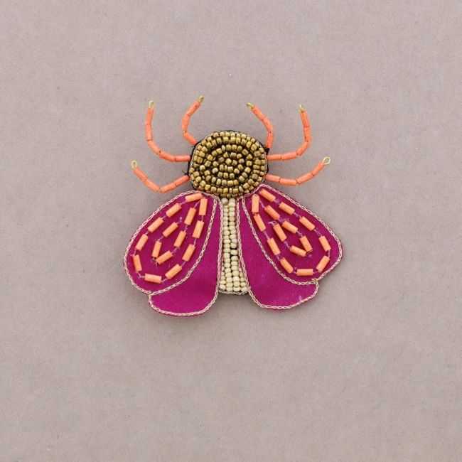 BROCHE INSECTO BORDADO ABALORIOS