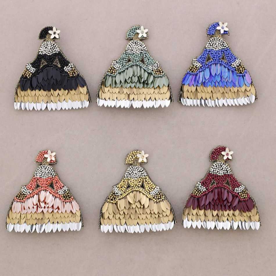 BROCHE MENINA ABALORIOS LENTEJUELAS