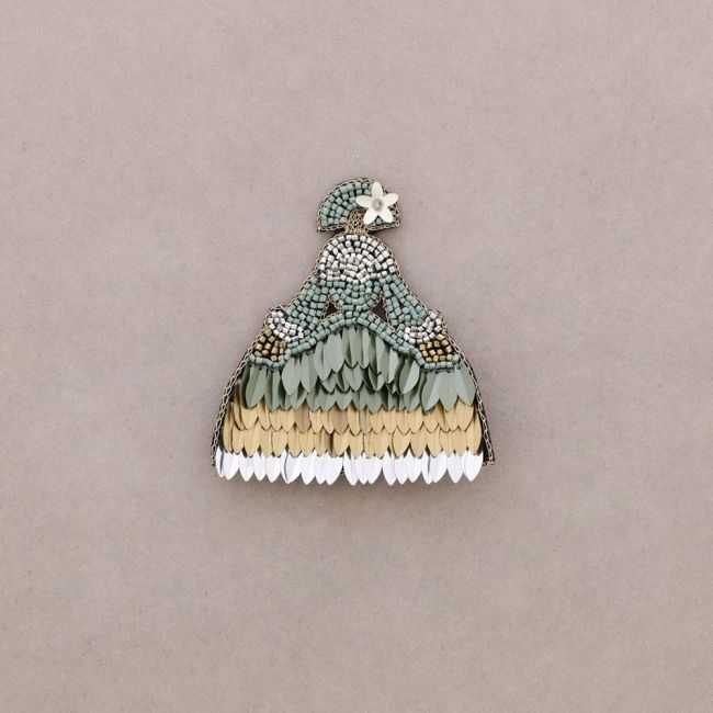 BROCHE MENINA ABALORIOS LENTEJUELAS
