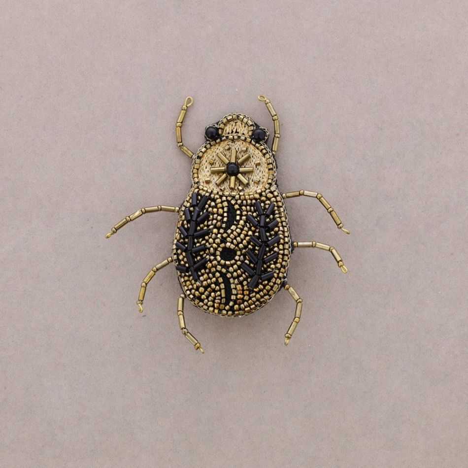 BROCHE INSECTO BORDADO ABALORIOS