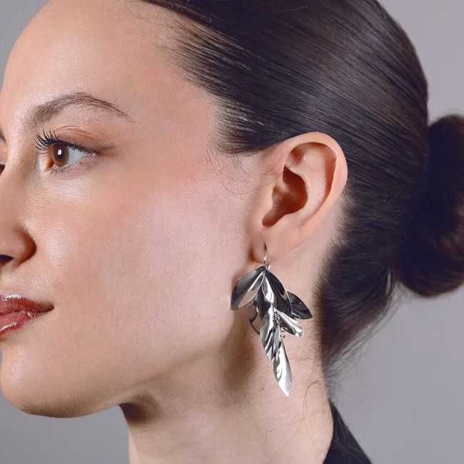 STEEL LEAF PENDANT EARRINGS