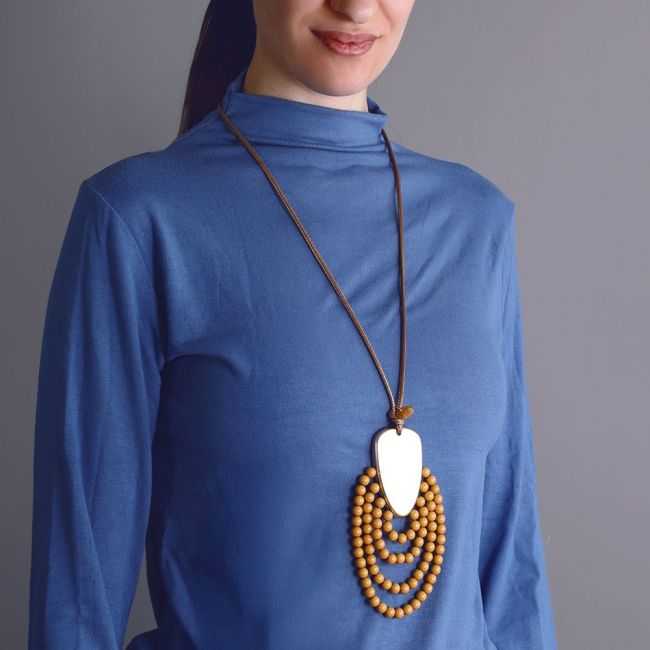 COLLAR LARGO COLGANTE CUENTAS RESINA