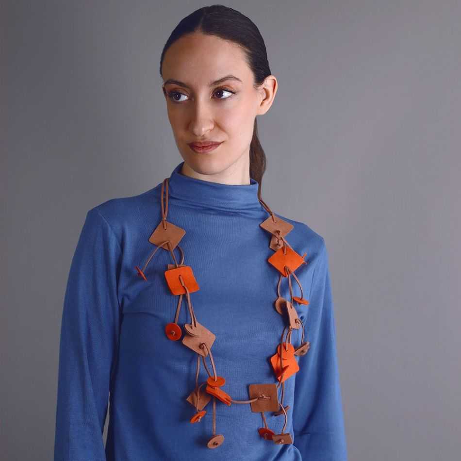 LONG FRINGED FOAMY NECKLACE