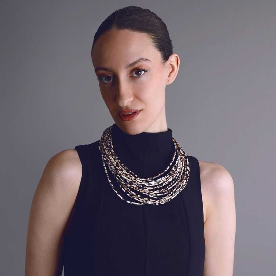 PRINTED MULTI-STRAP SHORT NECKLACE