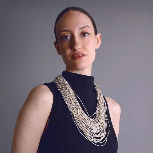 MULTI-STRAP ELASTIC CHOKER