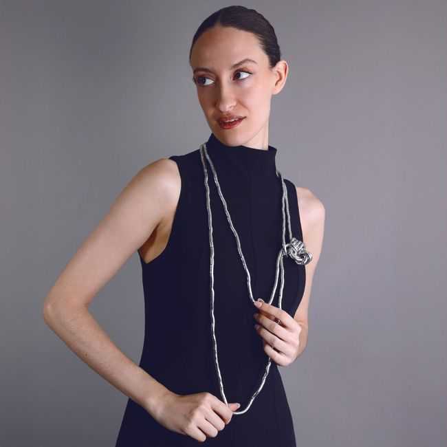COLLAR LARGO DOBLE NUDO FLEXIBLE METAL