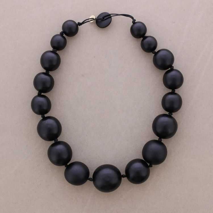 WOODEN BEAD CHOKER 2