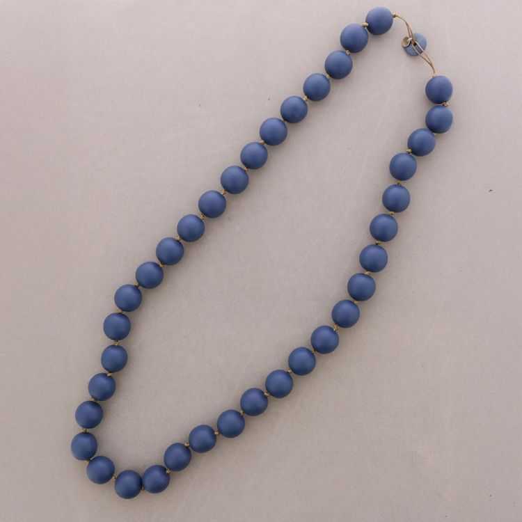 LONG WOODEN BEAD NECKLACE