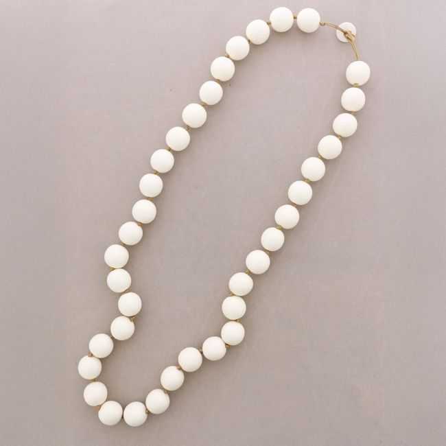 LONG WOODEN BEAD NECKLACE