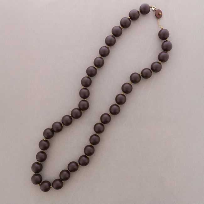 LONG WOODEN BEAD NECKLACE