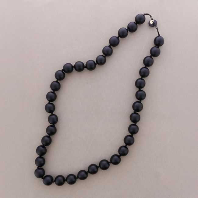 LONG WOODEN BEAD NECKLACE