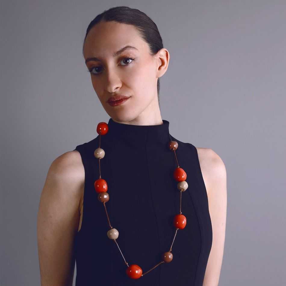 COLLAR LARGO CUENTAS BOLAS RESINA