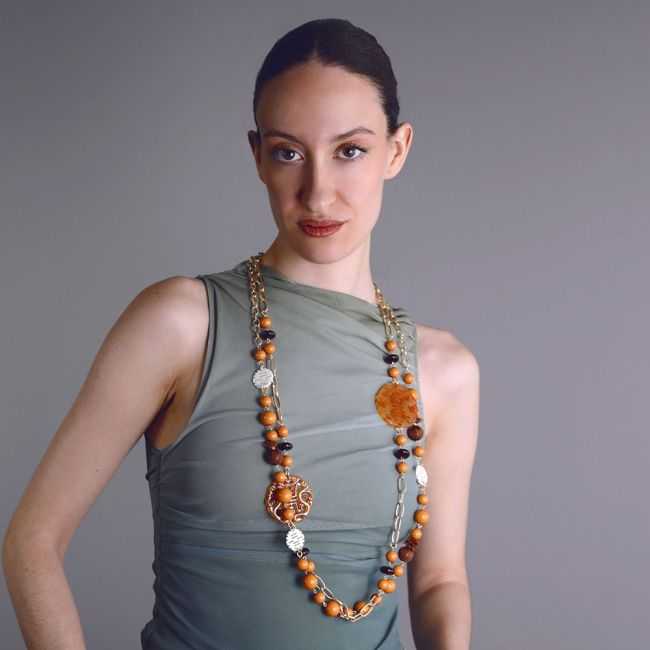 LONG NECKLACE DOUBLE BEADS DOUBLE MEDAL FILIGREE RESIN