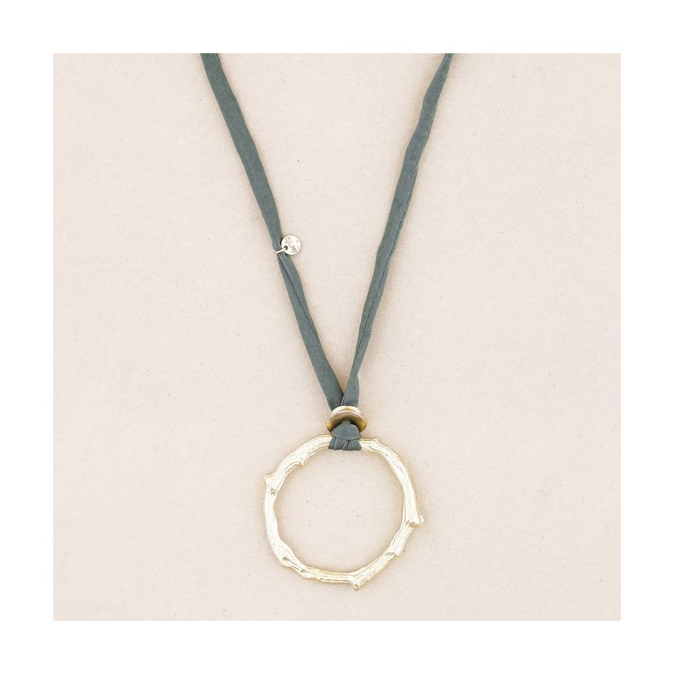 COLLAR LARGO COLGANTE ANILLA METAL