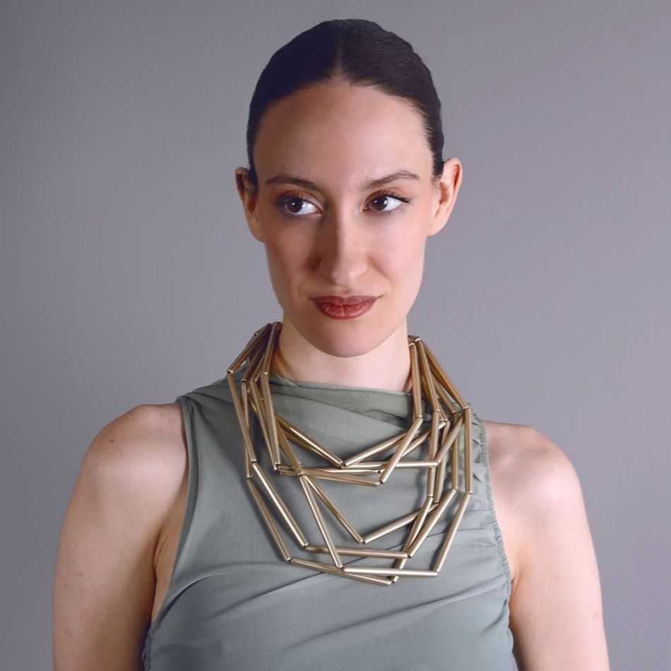 MULTI-BEAD CHOKER WITH METAL FINISH TUBES