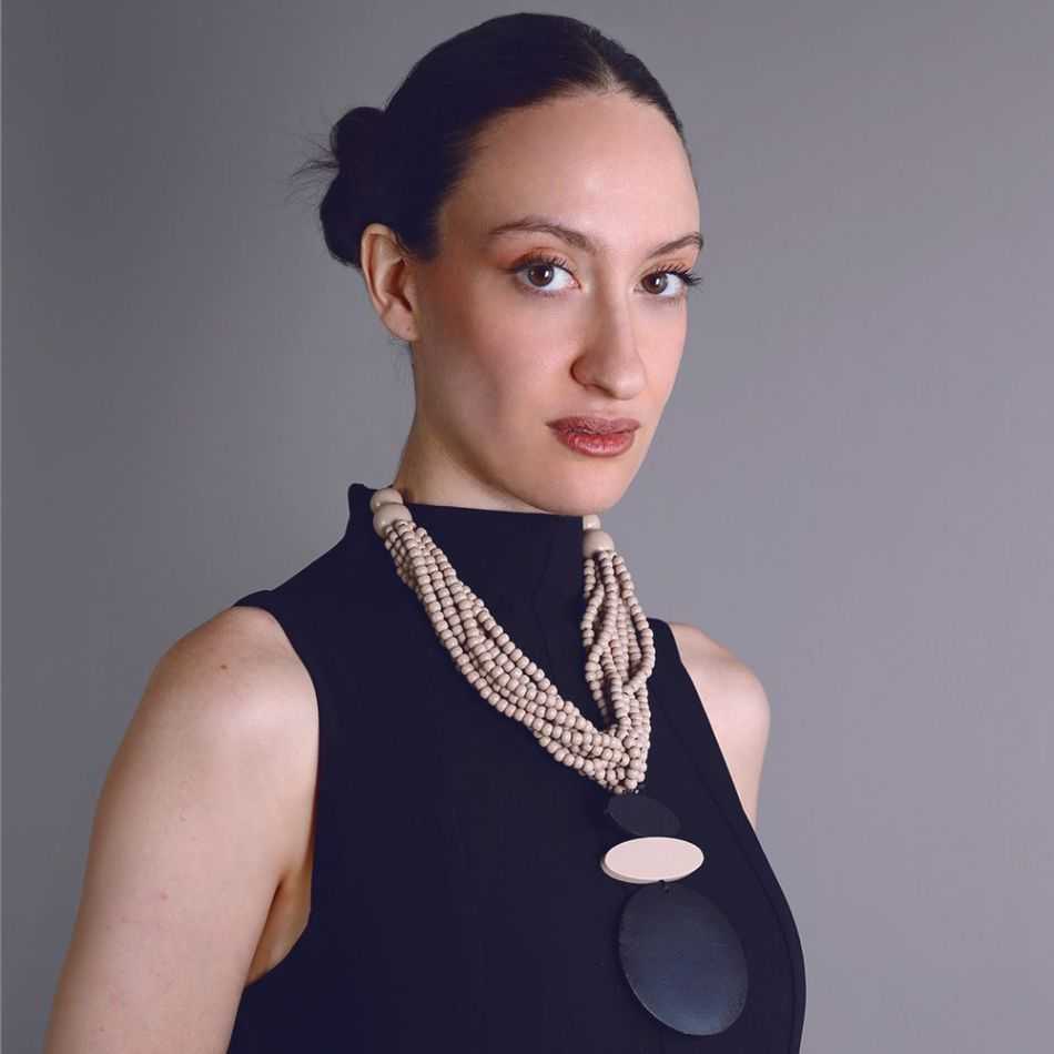 MULTI-WRAPPED CHOKER WITH WOODEN MEDAL PENDANTS