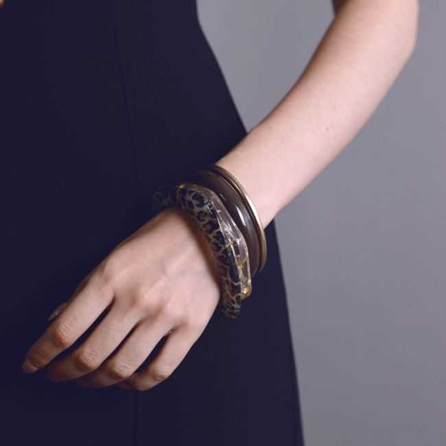 SET PULSERA RÍGIDA RESINA METAL