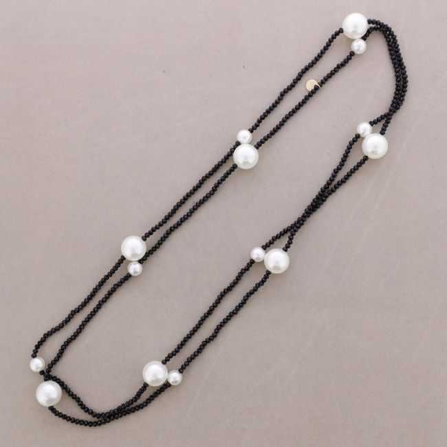 LONG NECKLACE WITH FACETED CRYSTALS AND BALLS