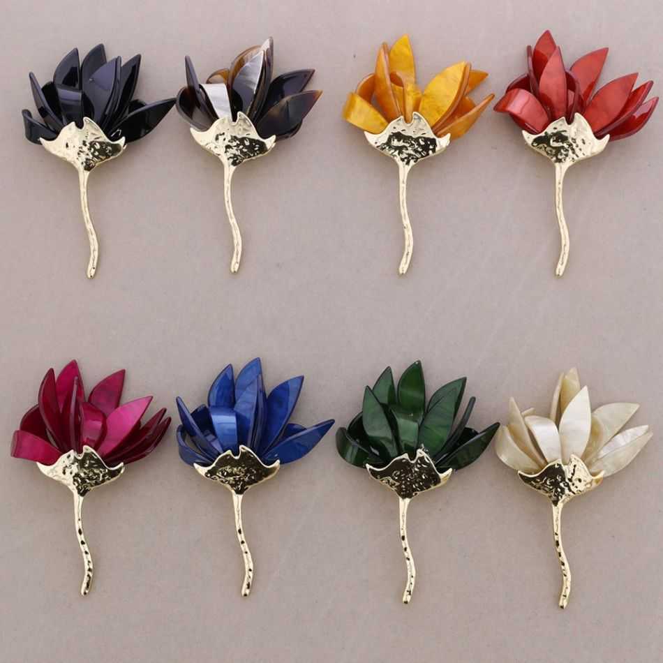 RESIN METAL FLOWER BROOCH