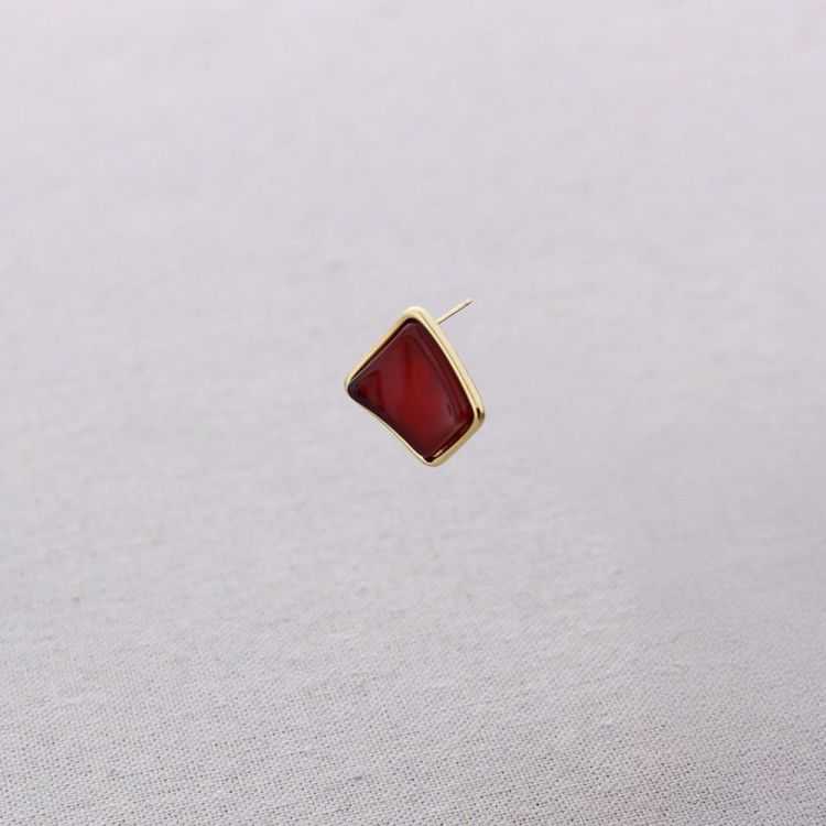 STEEL RESIN SQUARE EARRINGS