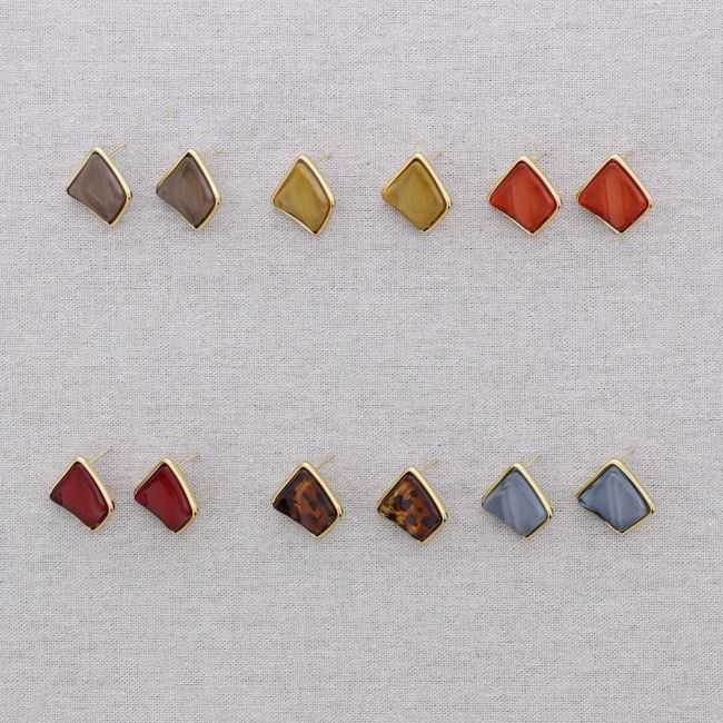 STEEL RESIN SQUARE EARRINGS