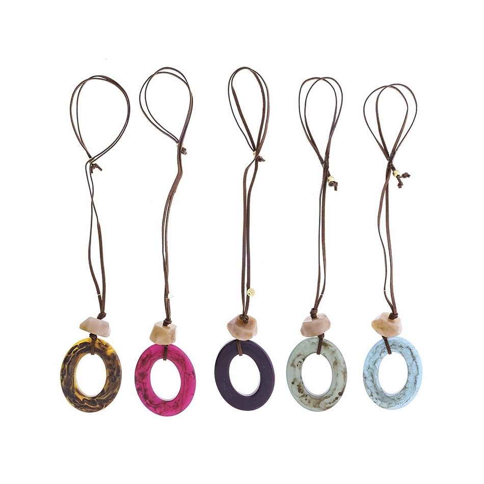 COLLAR LARGO COLGANTE RESINA