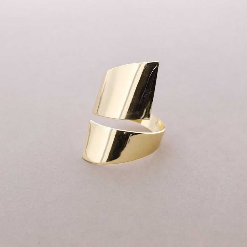 ADJUSTABLE METAL BRACELET