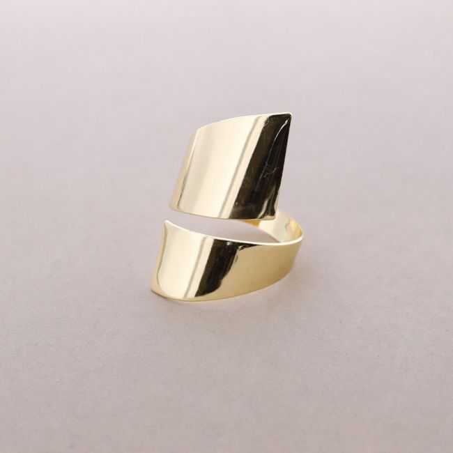 ADJUSTABLE METAL BRACELET
