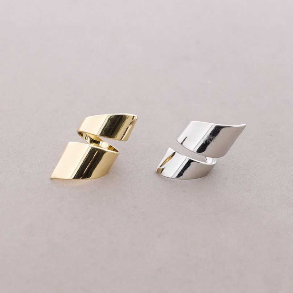 ADJUSTABLE METAL RING