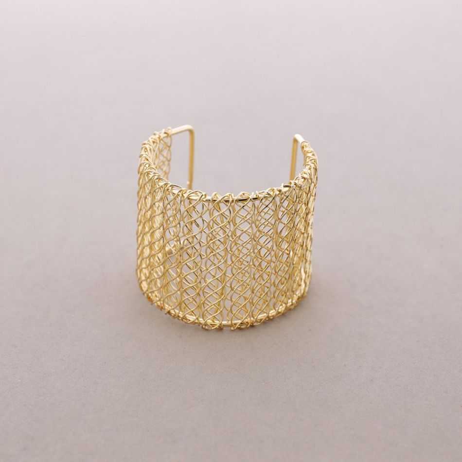ADJUSTABLE METAL WIRE BRACELET