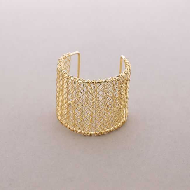 ADJUSTABLE METAL WIRE BRACELET