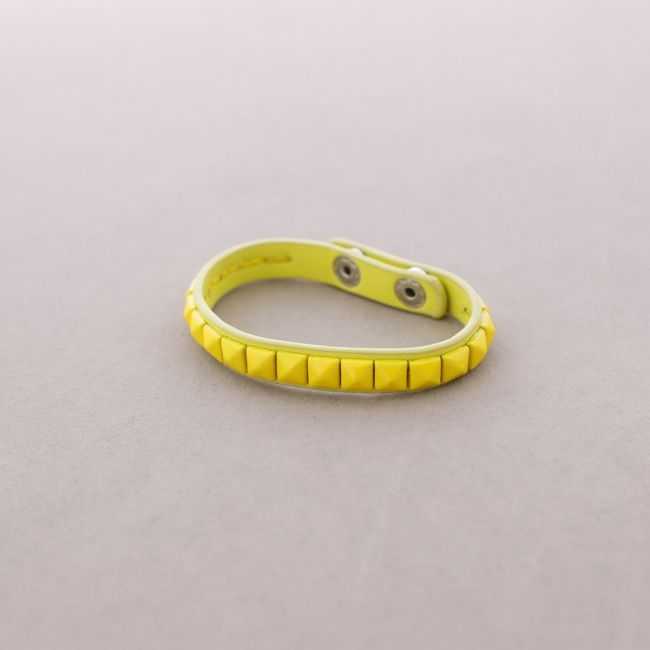 FAUX LEATHER BRACELET WITH COLORFUL RIVETS